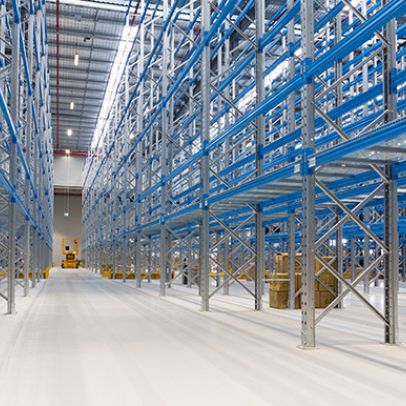 Narrow Aisle Selective Pallet Racking - Incorporating split and full case picking